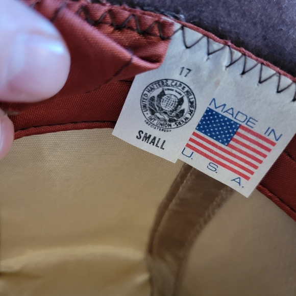 Vintage hat, Brown with a feather - Picture 8 of 12
